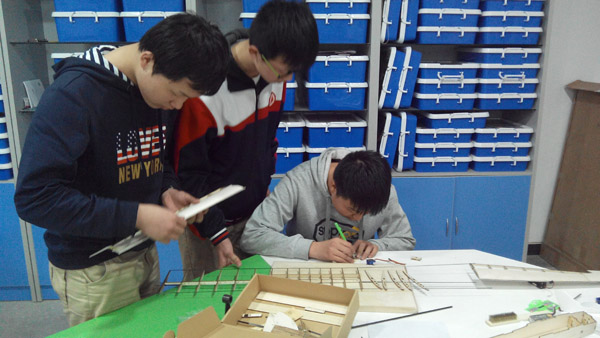 2016年3月15日制作航模骨架.jpg