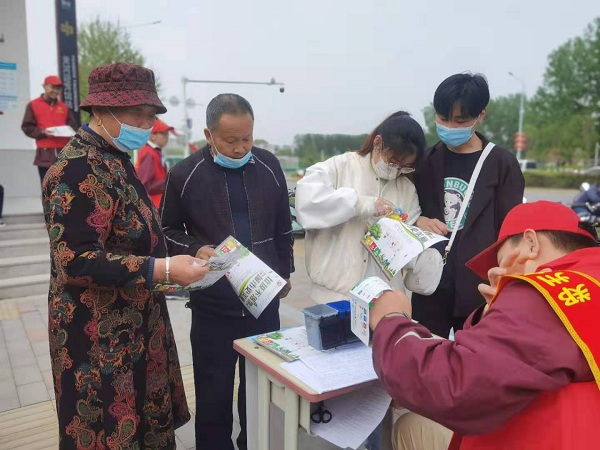越来越多的人参与活动.jpg