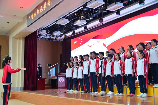 创新二班《少年中国说》.jpg