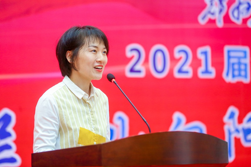 鲁帅老师为毕业生进行心理调适.jpg
