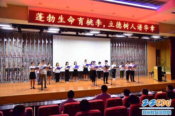 英语组老师们的《祖国，你就是我要唱的那首歌》