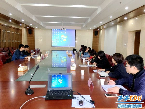 教科所胡主任做总结发言