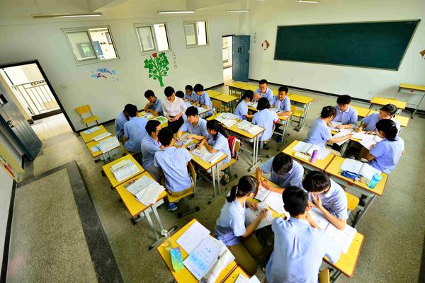 长期实施分层小班教学
