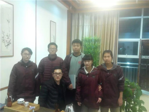 22师生共读一本书1.jpg