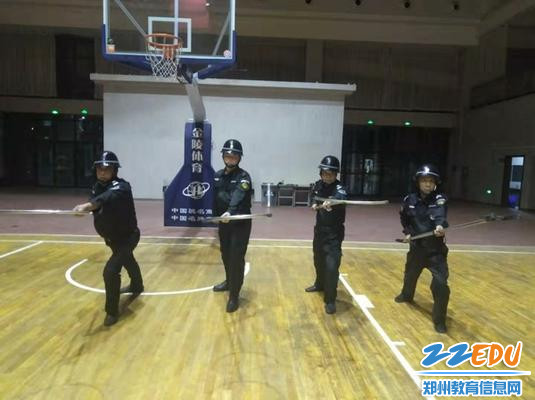 校园保安训练2_爱奇艺