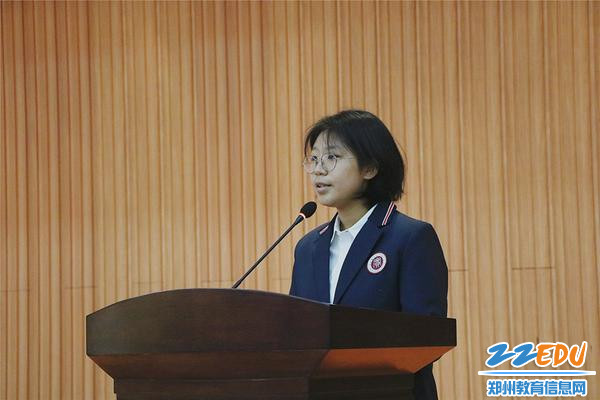 03 姜佩含竞聘演讲