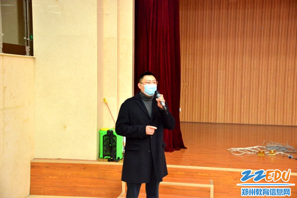 副校长杨兴涛讲话