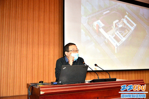 疫情防控应急处置组组长张华钧介绍演练方案