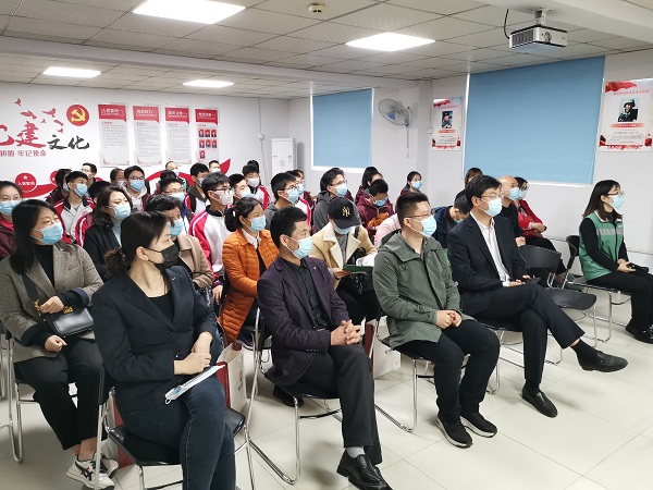 校企座谈会现场.jpg