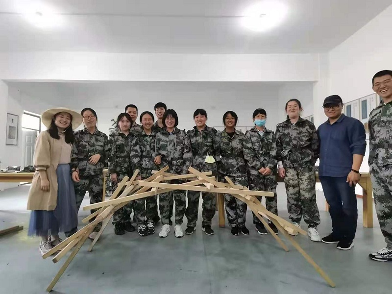 2.匠人精神 木棍搭桥.jpg