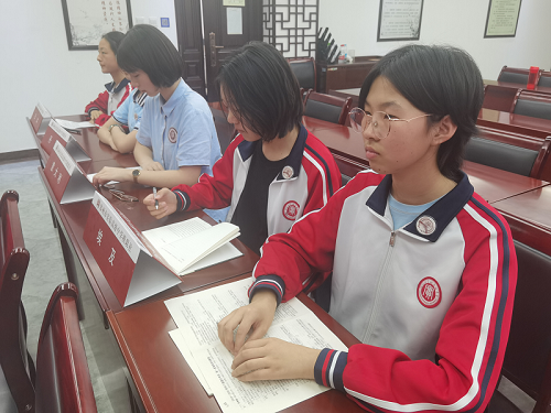各国代表正襟危坐.png