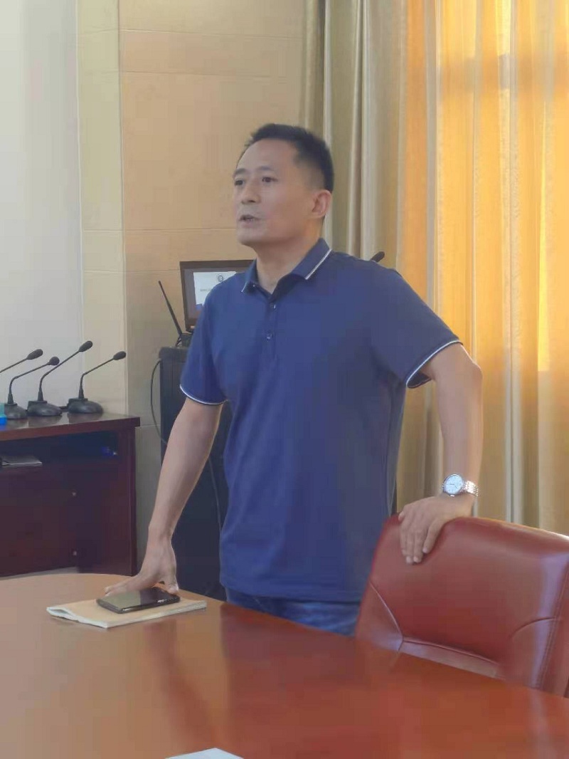 李校长发言.jpg