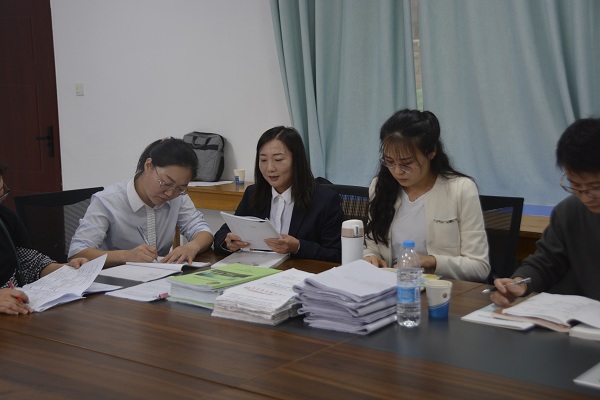 两校老师共同研讨.JPG