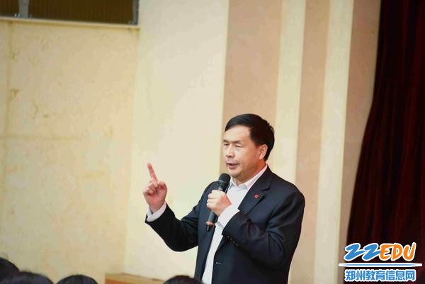 袁林芳教授在讲述