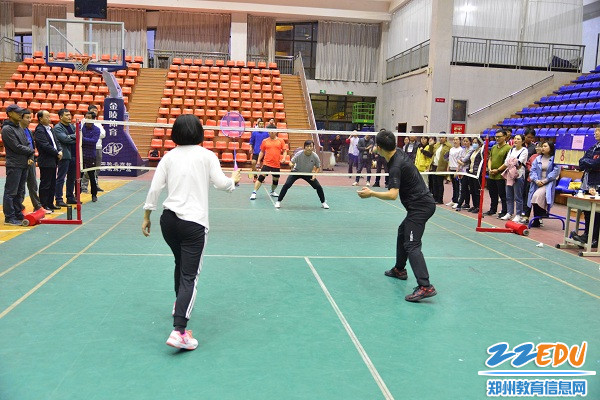 高一教师和学生发展中心对战