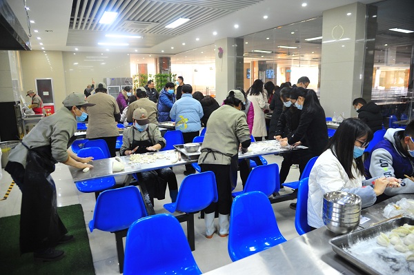 欢聚一堂 其乐融融.JPG