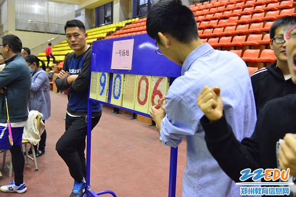 一号场地翻分牌