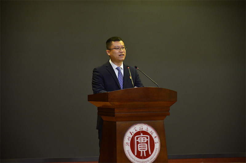 总务处副主任冯凯进行述职.jpg