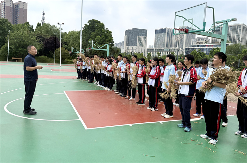 5张华钧副校长总结劳动教育意义.jpg