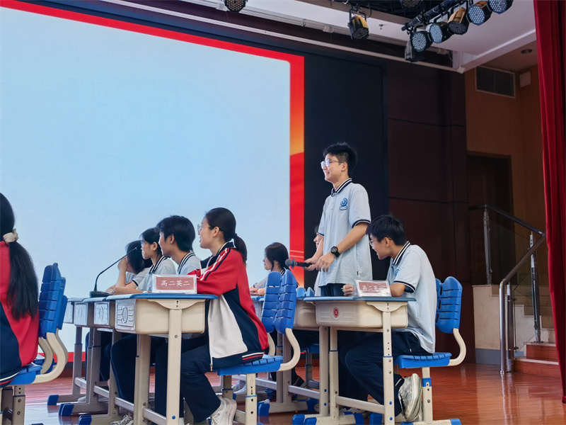 高二英才一半参赛选手答题.jpg 高二英才一半参赛选手答题.jpg